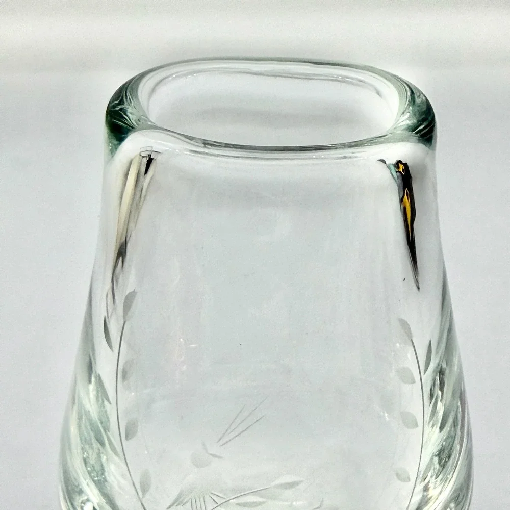 Vintage Art Glass Vase Medium Clear Mid-Century Etched Birds Heavy Base